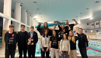 Pływacy Rekina z medalami i tytułem najlepszego zawodnika. Udany start w Tarnobrzegu
