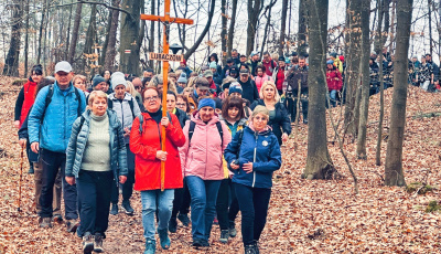 Ponad 160 osób wzięło udział w Roztoczańskiej Drodze Krzyżowej