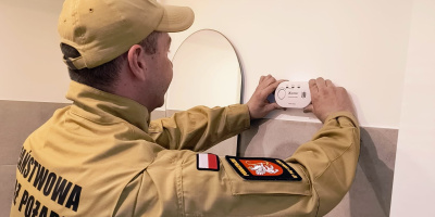 Czujki ratują życie. Strażacy prowadzą ważną akcję w powiecie lubaczowskim