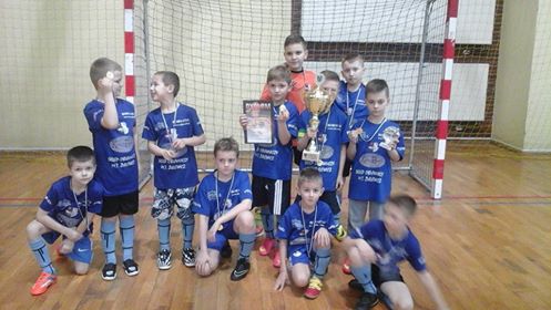 Młodzi piłkarze z Oleszyc wygrali turniej w Tyczynie