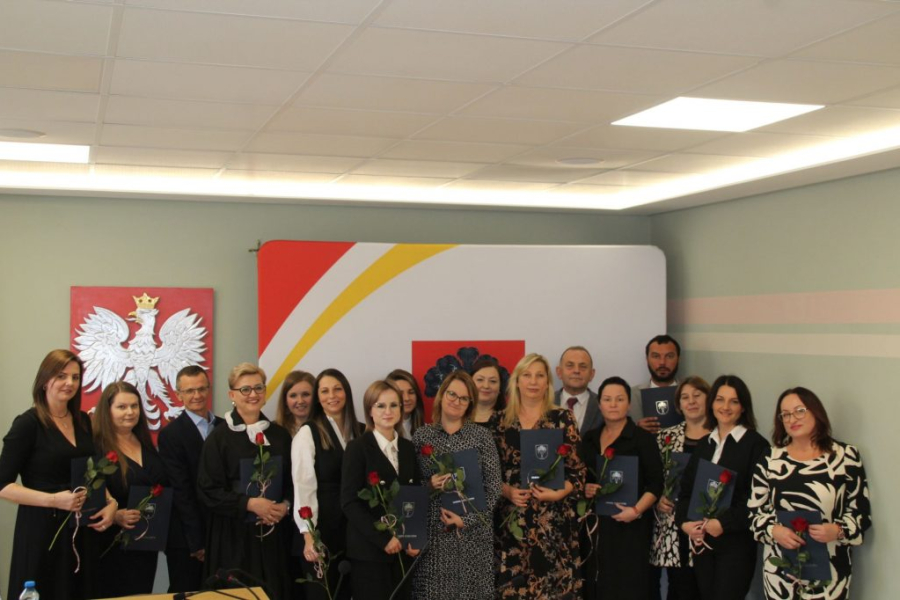 Wójt gminy Lubaczów nagrodził nauczycieli za ciężką pracę fot. Gmina Lubaczów