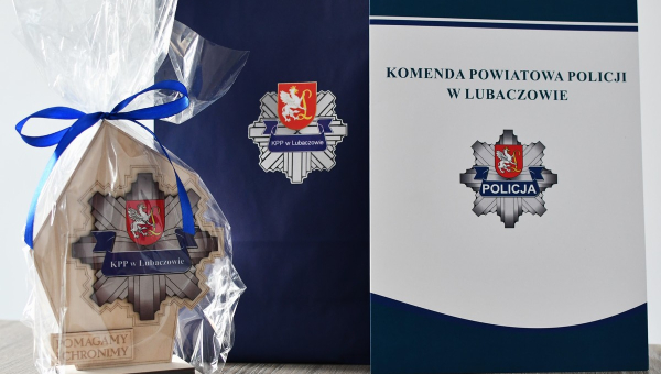 Małżeństwo zatrzymało kompletnie pijanego kierowcę. Otrzymali podziękowania od komendanta