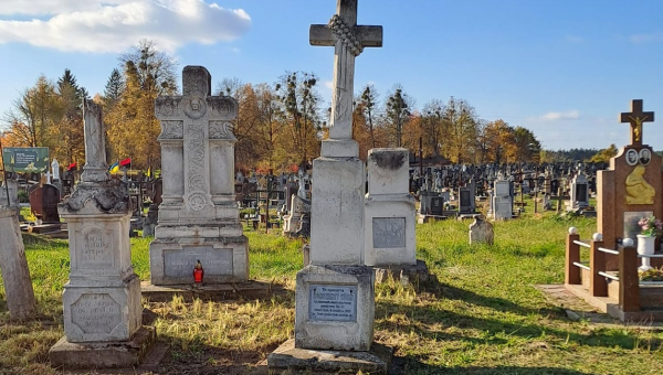 Uprzątnęli polskie groby na Ukrainie