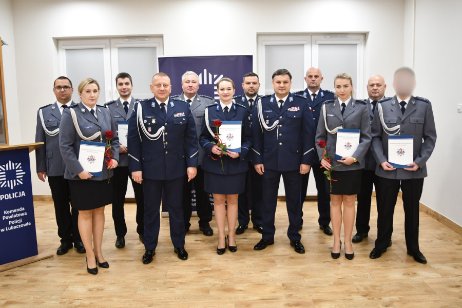 Awanse dla policjantów z Lubaczowa [ZDJĘCIA]