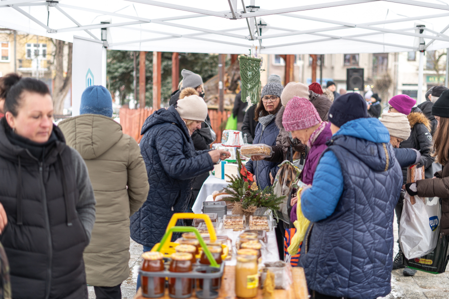 Domowe wypieki, ozdoby i wspólne kolędowanie. Kiermasz świąteczny już w poniedziałek