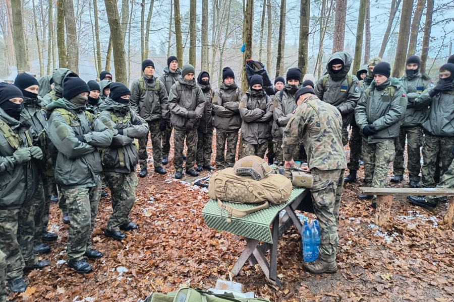  Zespół Szkół w Lubaczowie: Uczniowie klas wojskowych uczą się przetrwania w terenie [FOTO]