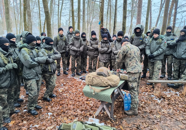  Zespół Szkół w Lubaczowie: Uczniowie klas wojskowych uczą się przetrwania w terenie [FOTO]