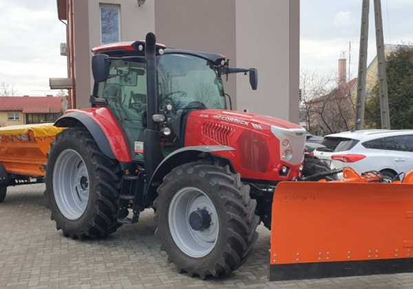 Nowy ciągnik w Gminie Stary Dzików. Będzie służył m.in do odśnieżania dróg