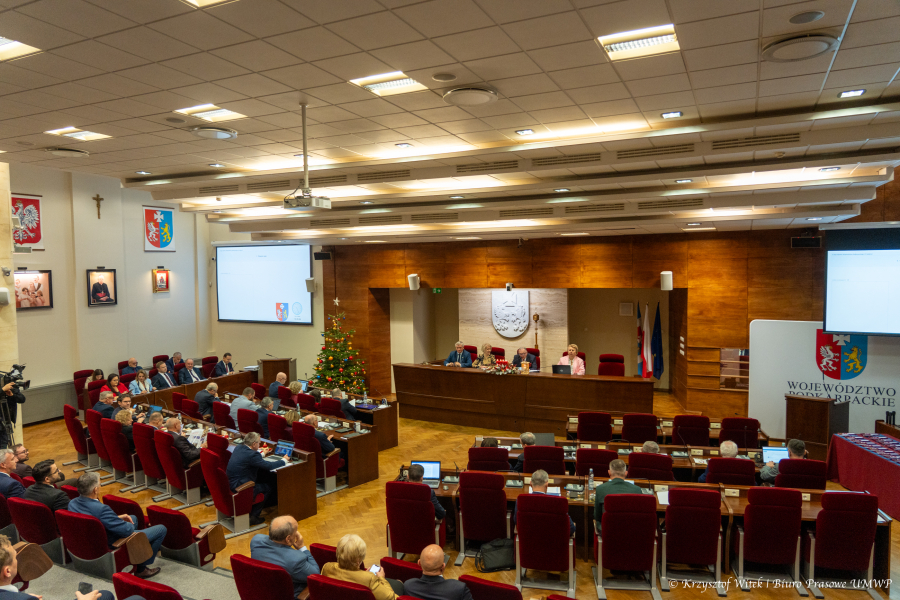 Budżet Podkarpacia na rok 2025 przyjęty. Pieniądze trafią też do naszego powiatu