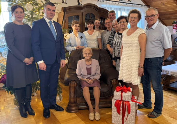 Wyjątkowy jubileusz – Pani Stefania Owca świętuje 100. urodziny [ZDJĘCIA]