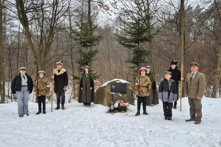Leśnicy oraz harcerze złożyli hołd powstańcom styczniowym