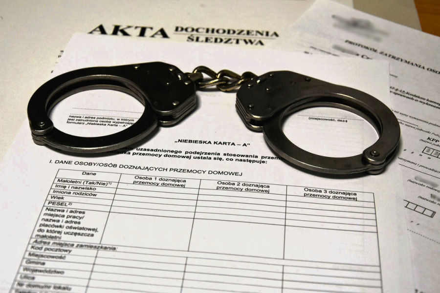 Awantura w domu i groźby – 60-latek zatrzymany przez policję