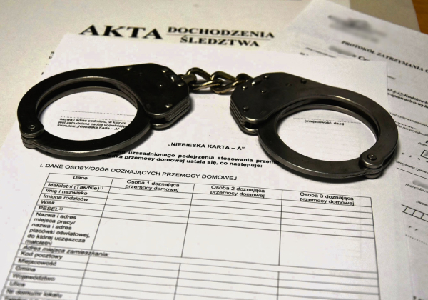 Awantura w domu i groźby – 60-latek zatrzymany przez policję