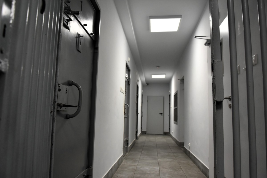 Poszukiwany 61-latek zatrzymany. Trafił do więzienia za znęcanie