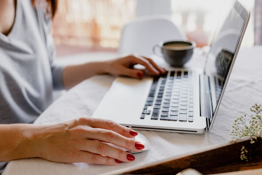 Oszustwo na „pracownika banku". 37-latka straciła 50 tysięcy złotych