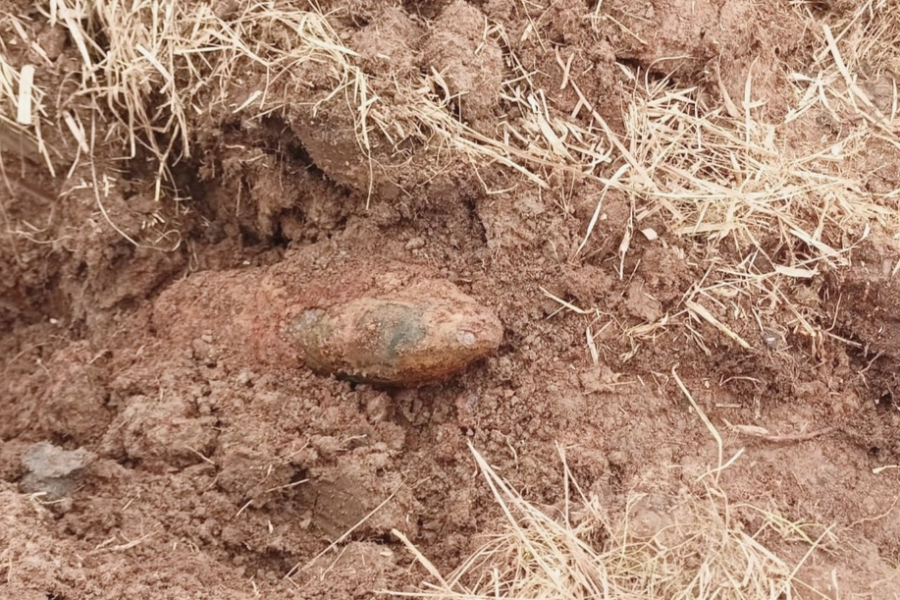 Rosyjski pocisk z II wojny światowej odkryty w Opace. Na miejscu saperzy