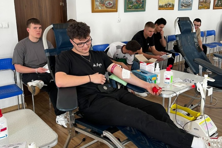 Oddali prawie 12 litrów krwi! Uczniowie Zespołu Szkół w Lubaczowie pomagają innym