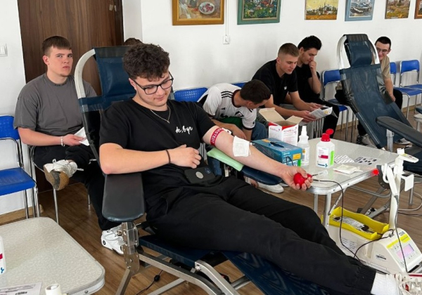 Oddali prawie 12 litrów krwi! Uczniowie Zespołu Szkół w Lubaczowie pomagają innym