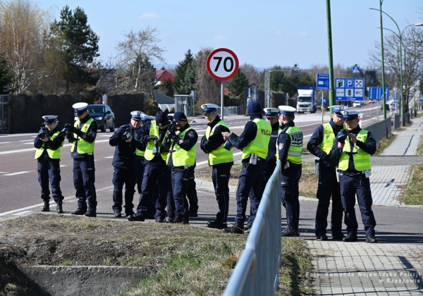 Policjanci z Podkarpacia doskonalili obsługę ręcznych mierników prędkości [ZDJĘCIA]