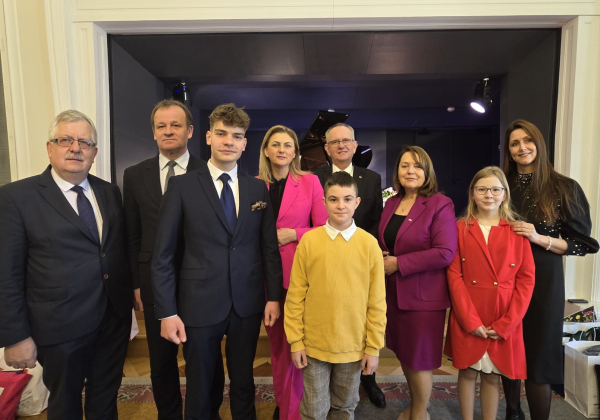 Uczniowie z naszego powiatu laureatami konkursu „Prowadź nas, Święty Janie Pawle II”