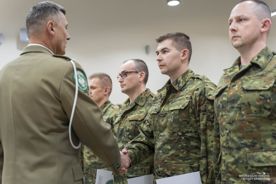 Nowi kaprale w szeregach BiOSG. 46 funkcjonariuszy rozpoczęło służbę [ZDJĘCIA]