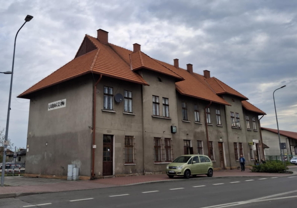 Dworzec kolejowy w Lubaczowie bez szans na remont? Ministerstwo wskazuje inne priorytety