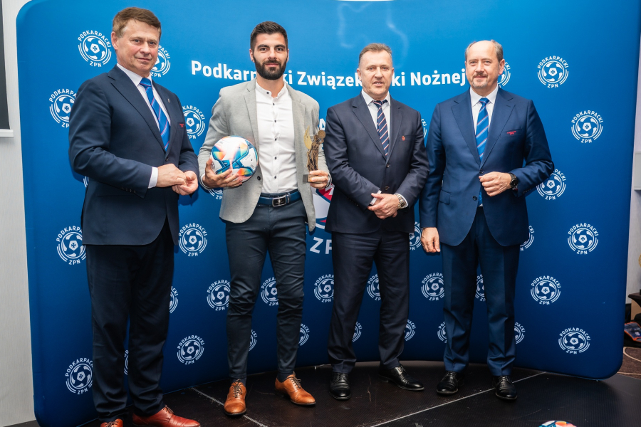 Radosław Hojdak i Piotr Jarosiewicz ze statuetkami Piłkarzy Roku [ZDJĘCIA]