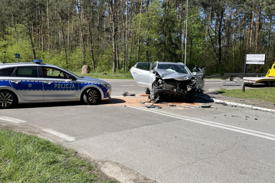 25-latek z gminy Cieszanów wjechał wprost pod Hyundaia – dwie osoby w szpitalu