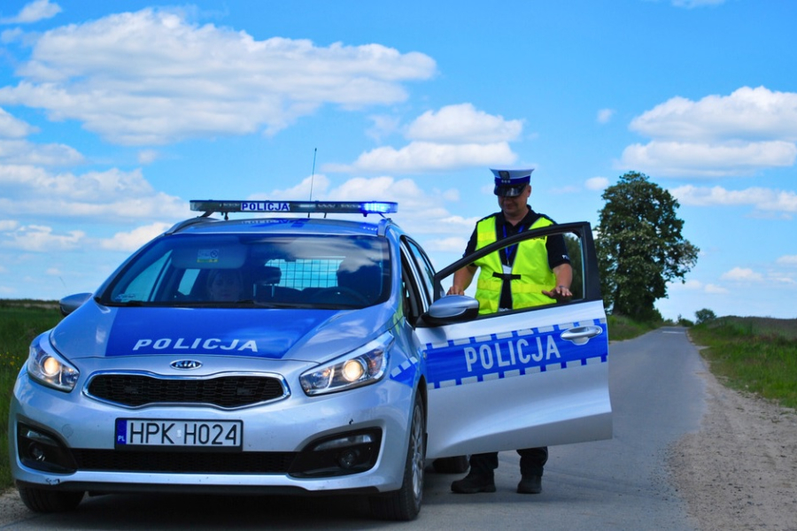 Weekend majowy na drogach powiatu. Policja zapowiada wzmożone kontrole