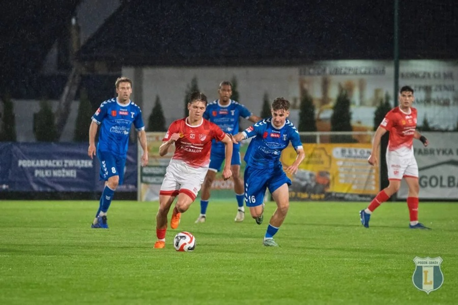 Rzuty karne przesądziły. Pogoń-Sokół przegrywa finał z KS Wiązownica