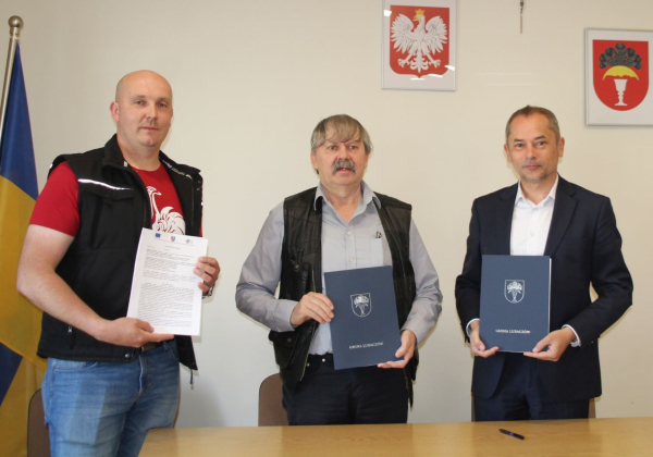 Umowa na budowę kanalizacji w Lisich Jamach i Dąbrowie podpisana