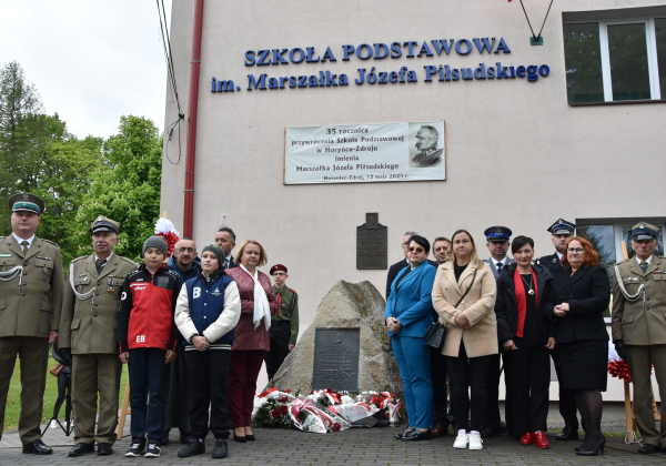 Szkoła w Horyńcu-Zdroju świętowała 35 lat od przywrócenia imienia patrona [ZDJĘCIA]