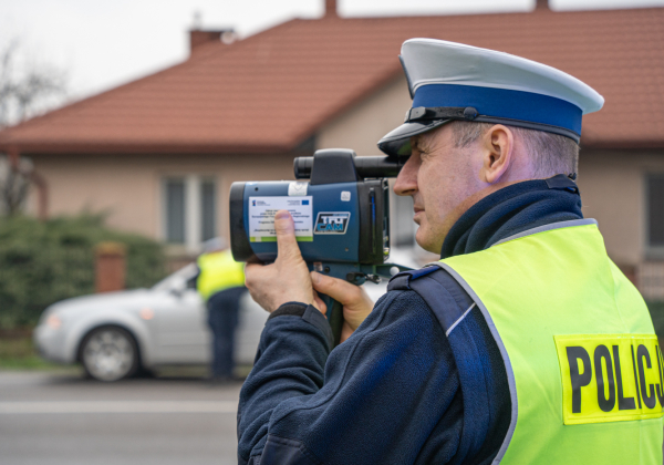 110 km/h przez Zalesie. Holender stracił prawo jazdy [ANKIETA]