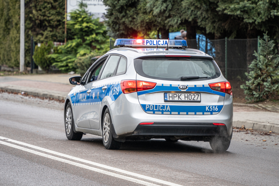 Rodząca kobieta utknęła w korku. Policjanci z Lubaczowa pomogli jej dotrzeć do szpitala