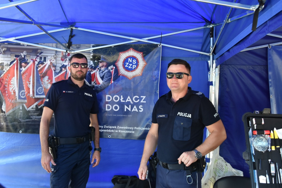 Piknik służb mundurowych na Rynku w Lubaczowie [ZOBACZ ZDJĘCIA]