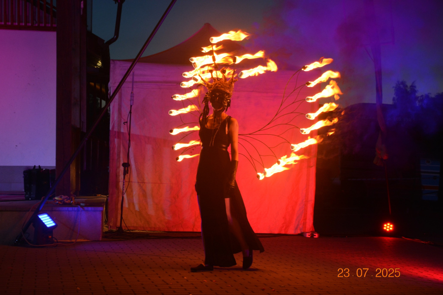 „Śladami Singera” w Starym Dzikowie. Wieczór pełen opowieści, muzyki i teatru [FOTO]