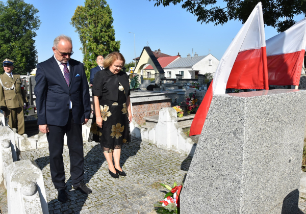 Święto Wojska Polskiego. Samorządowcy, kombatanci i harcerze uczcili pamięć poległych