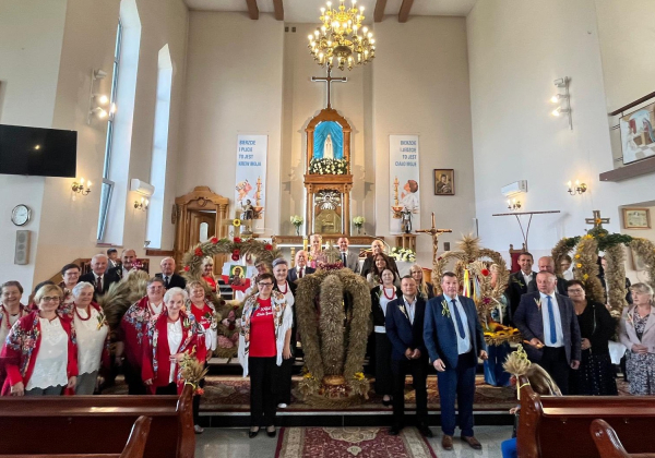 Sołeckie dożynki w Lisich Jamach. Mieszkańcy podziękowali za plony [ZDJĘCIA]