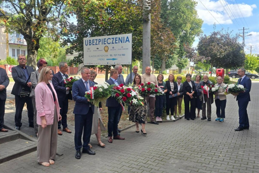 W Starym Dzikowie uczczono pamięć posła i społecznika Stanisława Hulaka [ZDJĘCIA]