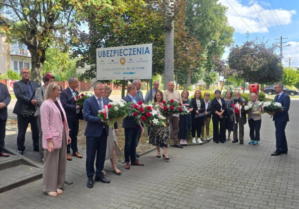 W Starym Dzikowie uczczono pamięć posła i społecznika Stanisława Hulaka [ZDJĘCIA]