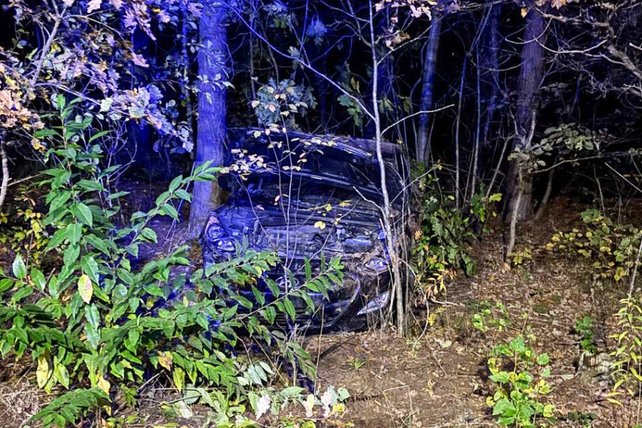 Nocny wypadek między Opaką a Nową Groblą. Dwoje nastolatków w szpitalu [ZDJĘCIA]