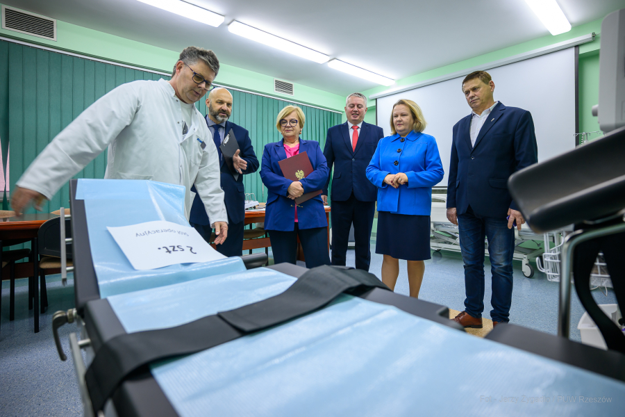 Nowoczesny sprzęt za 1,8 mln zł przekazany do szpitala w Lubaczowie [ZOBACZ ZDJĘCIA]
