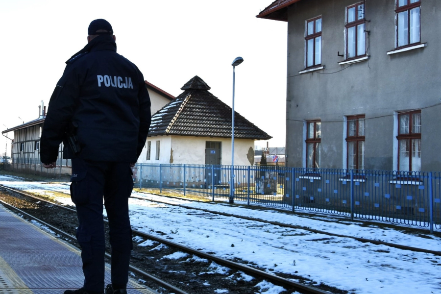 Wzmożone kontrole na torach. Podkarpaccy policjanci ruszyli z operacją „TOR”