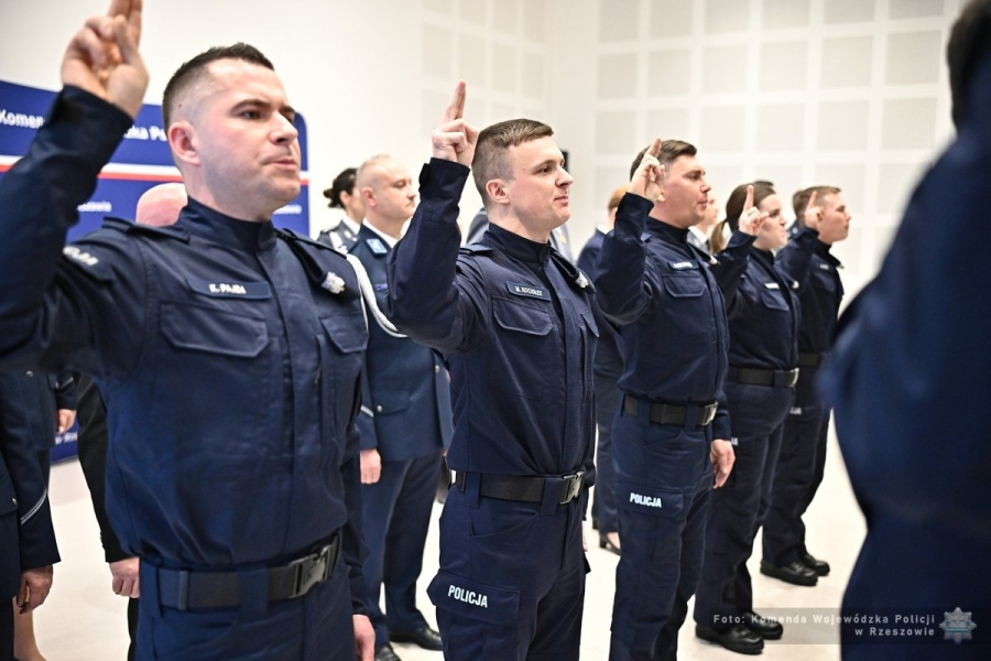 29 nowych funkcjonariuszy zasili szeregi podkarpackiej Policji