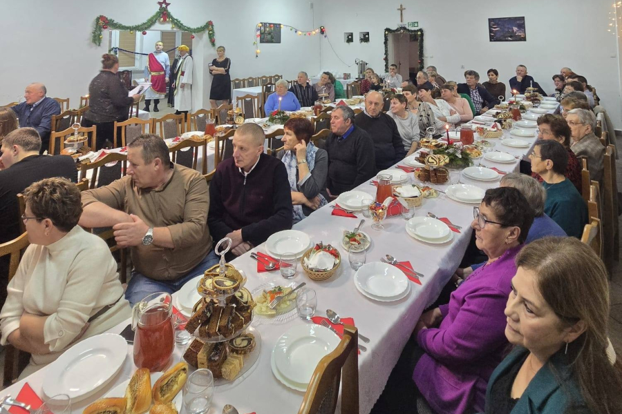 Opłatek i jasełka. Świąteczne spotkanie w Nowym Bruśnie [ZDJĘCIA]