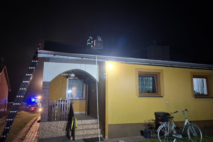 Dwa pożary sadzy w ciągu 30 minut. Strażacy interweniowali w Łówczy i Dachnowie