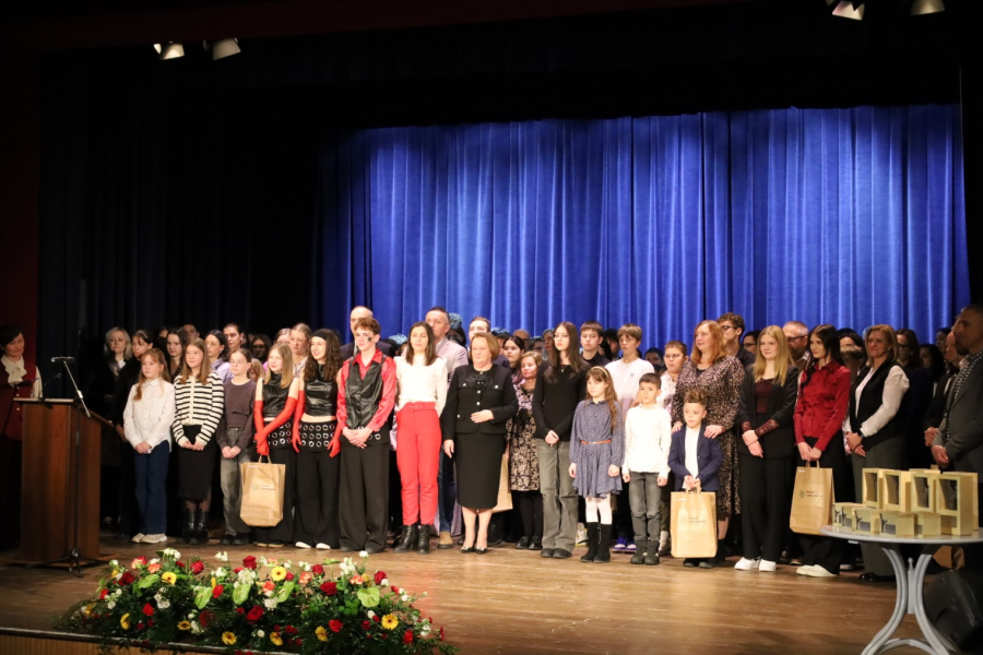 Nagrody dla uczniów i nauczycieli. Za nami gala Talentów Powiatu Lubaczowskiego [ZDJĘCIA]