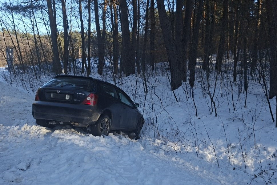 31-latek wjechał hondą do rowu w Bihalach. Miał ponad 4 promile