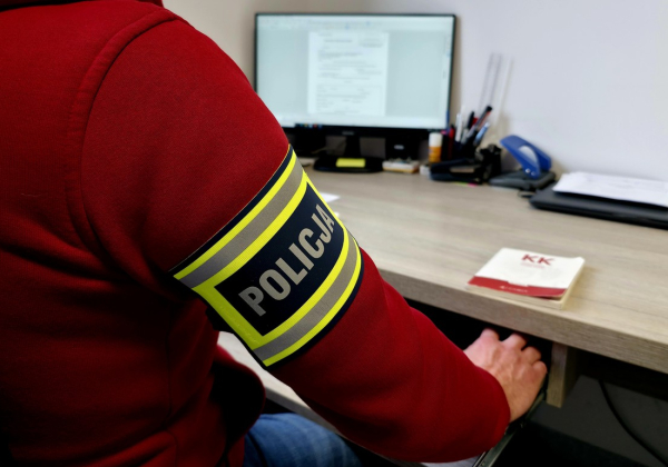 Akcja policji w powiecie lubaczowskim. Zatrzymano trzy osoby