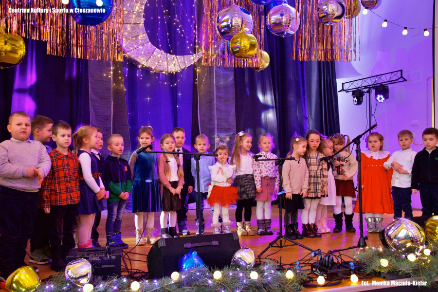 Młodzi artyści na scenie w Cieszanowie. Za nami XVI Przegląd Kolęd i Pastorałek [ZDJĘCIA]